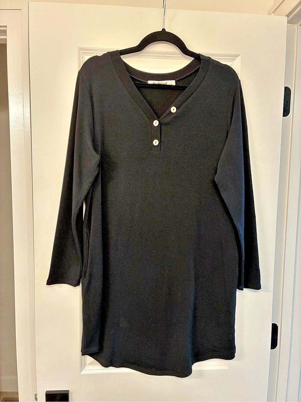 Three Bird Nest Black Long Sleeve Tunic Size Large